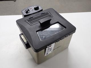 Hamilton Beach 35036 Professional Home 12-Cup 2-Basket Deep Fryer.