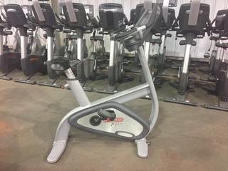 Star Trac Pro 9-6330-SINTPO Upright Bike w/ Dynamic Heart Rate Control. S/N PB70214152.