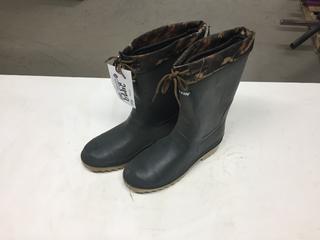 Baffin Trapper Insulated Boots Size 12.