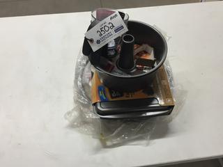 Bakers Secret 5pc Bake Ware, Good Cook 13" Pizza Pan, 9.5" Angel Food Cake Pan & (2) Measuring Cups.