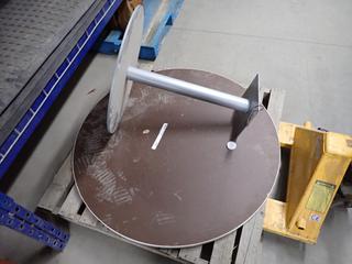 4'D White Round Table.