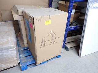 24" White Edinburgh Vanity c/w Cultured Marble Top, 24"x 21"x 34.25".