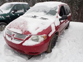 2006 Dodge Grand Caravan, Front-Wheel Drive, Auto Trans., 215/65R16 Tires, Showing 330,00 KMS, VIN 1D4GP24R06B707646, *Note: Running Condition Unknown, Broken Hood* **Buyer Responsible For Load Out**