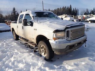2003 Ford F250 Super Duty 4x4 Crew Cab Pickup Truck, Triton 5.4L Gas Engine, Auto Trans., Reese Brakeman Digital Brake Controller, LT265/75R16 Tires @ 100%, Showing 324,452 KMS, VIN 1FTNW21L23EA85584, *Note: Runs and Drives*