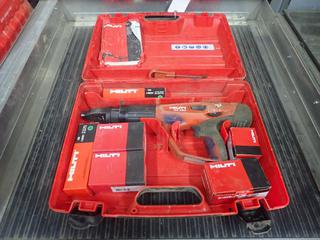 Hilti DX460 Powder Actuated Fastening Tool C/w Qty Of Fasteners And Strip Loads. SN 506526