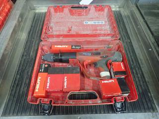 Hilti DX460 Powder Actuated Fastening Tool C/w Qty Of Fasteners And Strip Loads. SN 428381