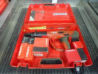 Hilti DX460 Powder Actuated Fastening Tool C/w Qty Of Fasteners And Strip Loads. SN 522795