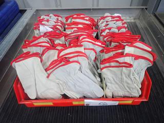 Qty Of Size Small Work Gloves