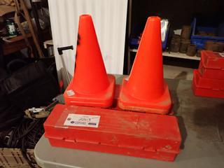 (2) Flare Kits C/w (4) 1ft Safety Cones