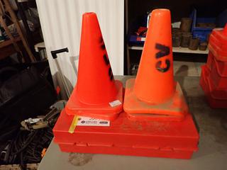 (2) Flare Kits C/w (4) 1ft Safety Cones