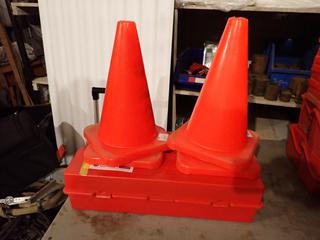 (2) Flare Kits C/w (4) 1ft Safety Cones