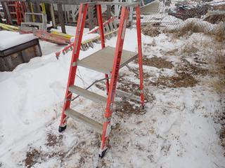 Featherlite Model 7505-XW 375lb Cap. Platform Step Ladder