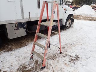 Louisville Brute 375lb Cap. Platform Step Ladder