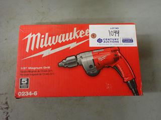 Milwaukee 120V 1/2in Magnum Drill. SN 532DD1827 *Unused*