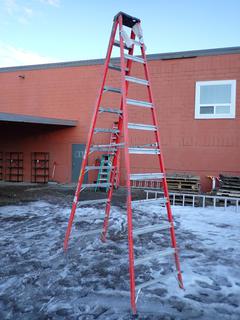 Louisville 12' Fiberglass/Aluminum Step Ladder.