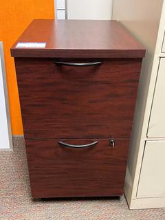 2-Drawer Locking File Cabinet c/w Key, 16"21"x27.5".