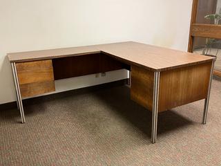 5-Drawer L-Shaped Work Station c/w Rolling Fabric Chair, 71.5"x 5'x 29.5".