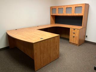 U-Shaped Work Station, 112"x 71"x 65.5".