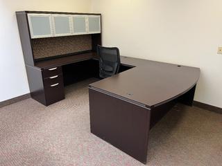 U-Shaped Work Station c/w Rolling Chair, 112"x 71"x 66.25".