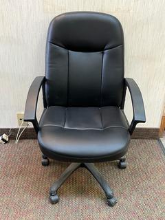 Black Rolling Office Chair.