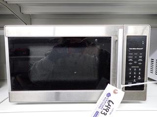 Hamilton Beach Microwave, Model # EM720CPN.