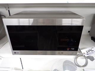 LG Smart Inverter Microwave.