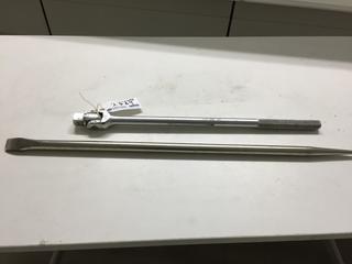 Gray X106 1" Swiveling Ratchet Handle and Gray C69 Pry Bar.