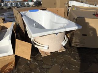 Maax Bathtub Cocoon 6032, Model# 102722-091-001-100, 60" x 32" x 21". *Damaged*