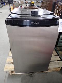 Danby Bar Fridge w/ Freezer, 21 1/2" x 21" x 32 1/2".