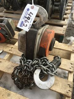 Hurricane 3 Ton Chain Hoist Manual, S/N B09097118.