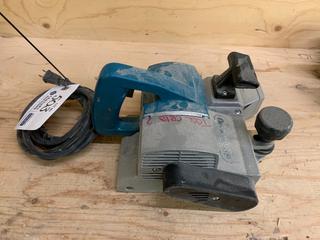 Virutex Model AP98 110V Edge Lipping Planer.