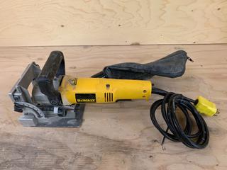 DeWalt Model DW682 120V Plate Joiner c/w Case.