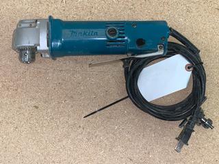 Makita Model DA3000R 120V 3/8" Variable Speed Right Angle Drill.