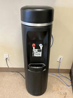 Oasis Model POUD1AHS-H103 Plumbed In Hot/Cold Water Dispenser.