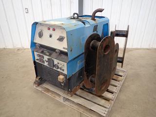 Air Liquide Wolfpac 270 AC/DC Gas Welder/Generator C/w Honda GX620 20hp Engine And Steel Rack. Showing 00983Hrs. SN 2011577 *Note: No Battery, Running Condition Unknown*