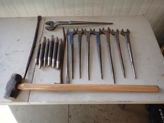 Qty Of Spud Wrenches C/w Pry Bar, 8lb Sledge Hammer And Pins