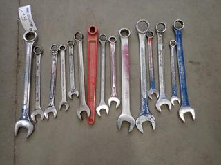 Qty Of Assorted 15/16 - 1 5/8 Wrenches