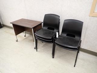 32in X 18in X 26in Portable Table C/w (5) Chairs