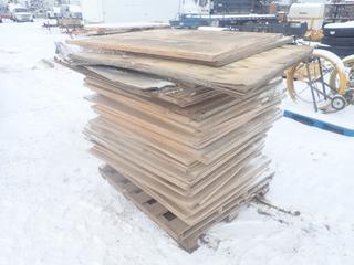 Qty Of Approx. 4ft X 4ft And Assorted Size Pieces Of Plywood