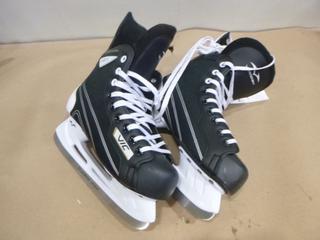 Unused Pair of Vic Hockey Anatomical HX1 Skates, Size Women's 7 (B2)