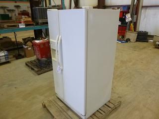 Kenmore Cold Spot Refrigerator, Model 5121210, C/w Water and Ice Maker, S/N SL3632451 *Note: Working Condition As per Consignor* (X-1-1)
