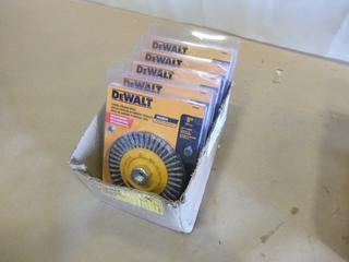 (5) Unused DeWalt Carbon Stringer Wire Wheel, DW 49201, 5 In. x 5/8 In. (E-1) 