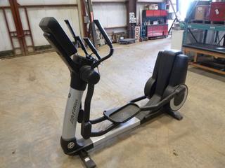 Life Fitness 95XS Elliptical Cross Trainer