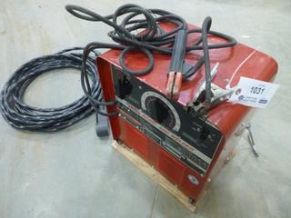 Lincoln Electric AC/DC 225/125 Arc Welder c/w 230 Watts, Single Phase, Mono Phase, Extension Cord (L-1-3)