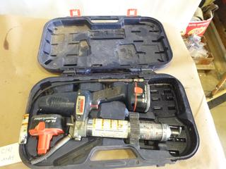 Lincoln 14.4V Battery Power Luber C/w (2) Batteries and Case * Note: Charger Not Included* (F-1)