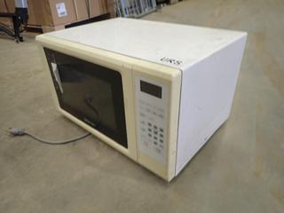 Magic Chef Microwave, Model MCM1110WF (A2)