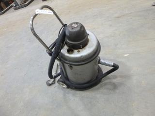 Black & Decker Shop Vac * Note: Does Not Turn On * (N-2-1)