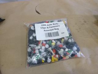 Bag of Approx. 1000 Auto Body Clips and Fasteners, Assorted Colors (C-1)