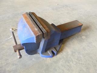 Irwin Record 8 In. Bench Vice (O-1-1)