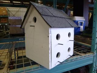 Birdhouse w/ 10 Openings (V22)